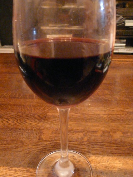 08.5.30WD6＿ワイングラスの赤ワイン.jpg