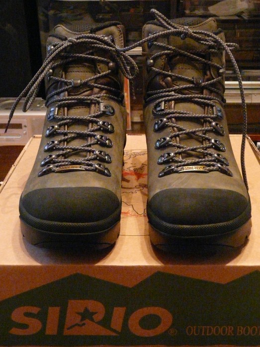 08.7.12登山靴購入1＿シリオP.F.662-GTX（ヌバック）.jpg