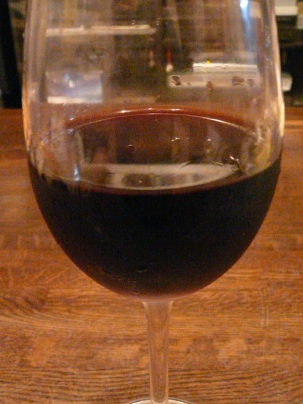 08.7.4WD7＿ワイングラスの赤ワイン.jpg