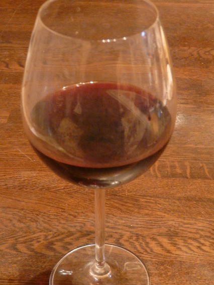 09.5.16WD8＿ワイングラスの赤ワイン.jpg