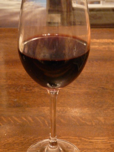 09.5.23WD8＿ワイングラスの赤ワイン.jpg