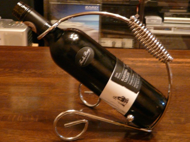 09.6.13WD6-1＿ワインホルダーのボトル.jpg