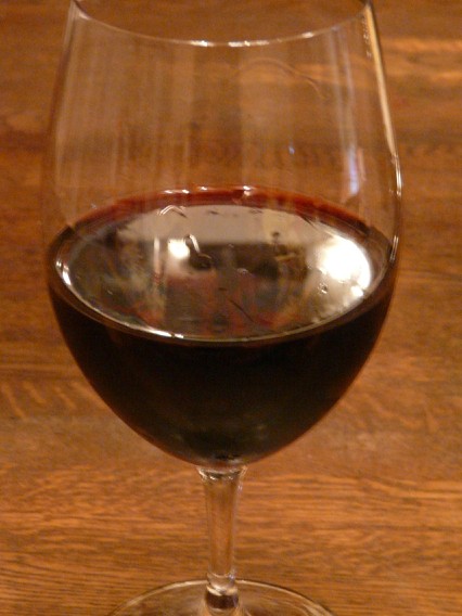09.7.11WD4＿ワイングラスの赤ワイン.jpg